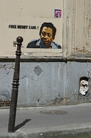 Henry Earl au coin du passage Courtois et de la rue Léon Frot à Paris 11ème - Welcome Henry!