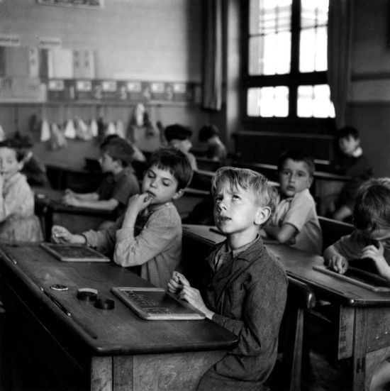 Robert Doisneau, L’information scolaire, Paris,1956 © Atelier Robert Doisneau