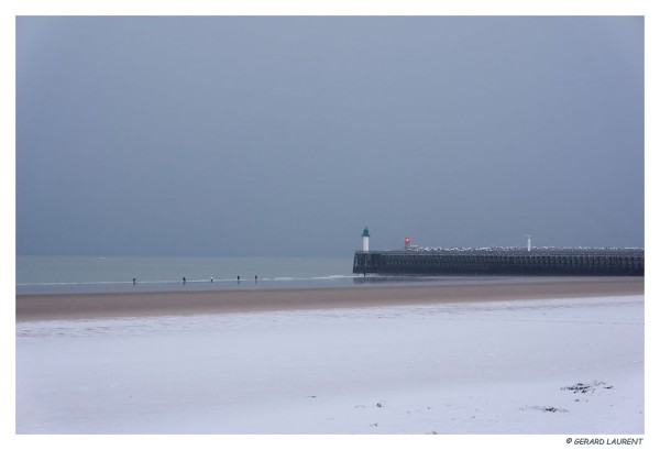 Calais - la plage - les ramasseurs de vers