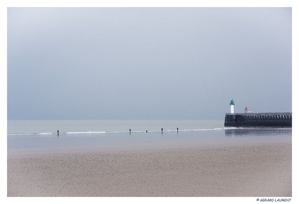 Calais - la plage - les ramasseurs de vers
