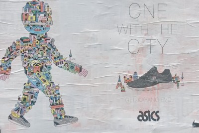 Asics, le street art et la pub