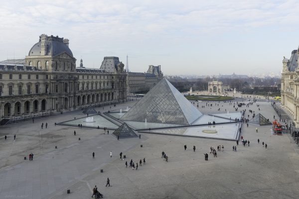 La Cour Napoléon du Musée du louvre