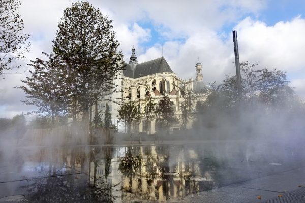 Miroir d'eau devant Saint-Eustache