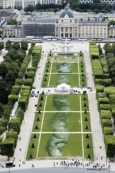Saype : Beyond Walls - une chaîne humaine sur 15 000 m²