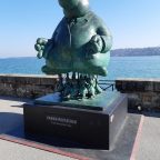 Le Chat déambule à Genève, boulevard Wilson jusqu'au 24 avril 2022