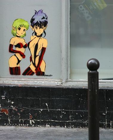 Laszlo et ses deux elfes inquiètes 44 rue saint sabin