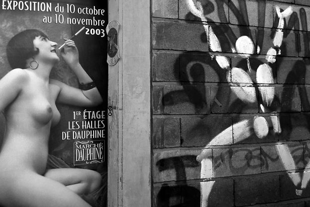 Jérôme Mesnager se précipite à l'exposition des intérieurs libertins aux puces de St Ouen