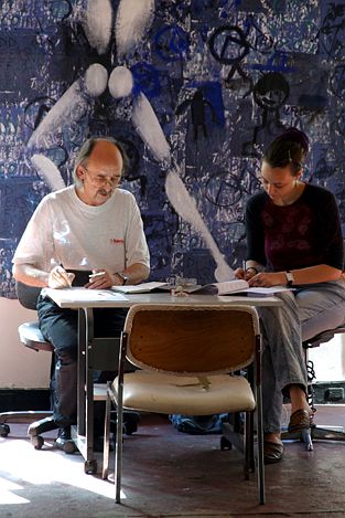 Michel et Salantha en train de préparer leur prochain mauvais coup. Je me suis approché et j'ai très distinctement entendu : "A4 - coulé!" Merci encore à tous deux!