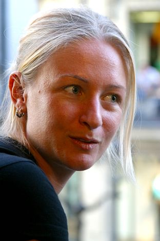 Yseult, la créatrice, avecEmily, du projet "Open your eyes"