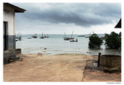 Zanzibar - boutres au coin de la rue du village