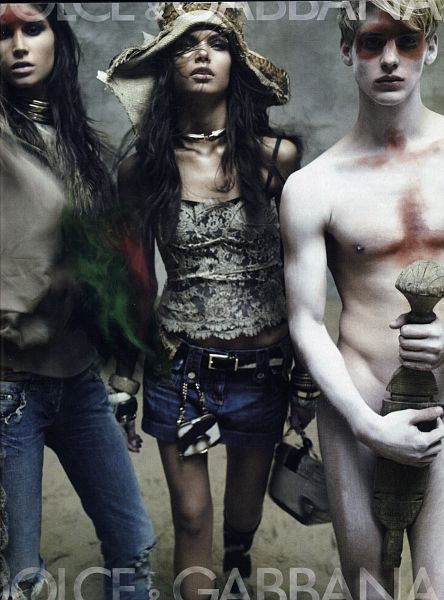 Dolce gabbana deshabille les hommes et rend les femmes attentives